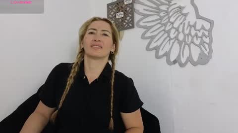 Snapshot of avaqeen chatting on 6, 7, 2026 Ava online show from 6, 7, 2026