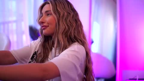 Carina online show from 6, 3, 2025