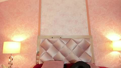 avawhiite online show from 17, 11, 2025