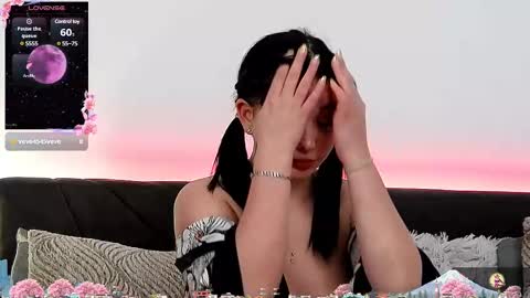 AveryWillow online show from 12, 2, 2025