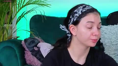 AveryWillow online show from 1, 11, 2025