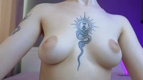 Snapshot of avgustina_love chatting on 17, 6, 2026 avgustina_love online show from 17, 6, 2026
