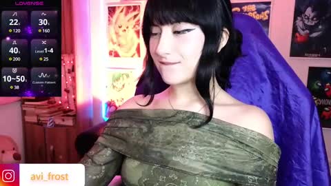 Snapshot of avi_frost chatting on 5, 3, 2025 Saraaaa independent model 3 online show from 5, 3, 2025