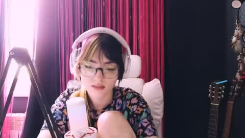 Avriel online show from 4, 5, 2026