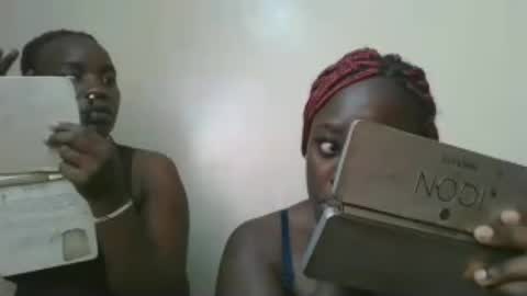 Snapshot of avian_babe1 chatting on 19, 6, 2026 avian_babe1 online show from 19, 6, 2026