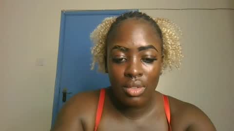 Snapshot of avian_babe1 chatting on 28, 7, 2026 avian_babe1 online show from 28, 7, 2026