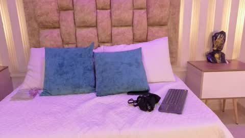 AVIS  online show from 18, 12, 2025