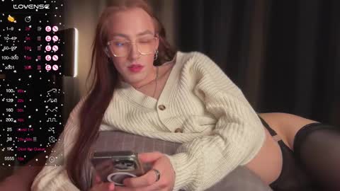 avril_pearly_ online show from 9, 3, 2025