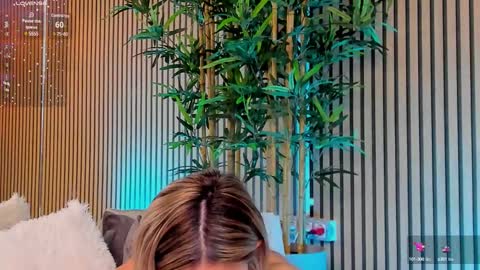 AVRILL CYRUX online show from 28, 2, 2025