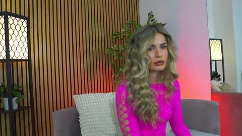 AVRILL CYRUX online show from 26, 3, 2026