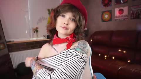 Snapshot of awondrr chatting on 28, 3, 2026 Alice online show from 28, 3, 2026