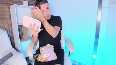 Snapshot of axel_grey_ chatting on 11, 9, 2025 axel_grey_ online show from 11, 9, 2025