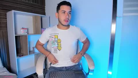 Snapshot of axel_grey_ chatting on 15, 9, 2025 axel_grey_ online show from 15, 9, 2025