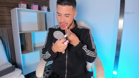 Snapshot of axel_grey_ chatting on 18, 9, 2025 axel_grey_ online show from 18, 9, 2025