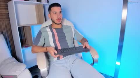 Snapshot of axel_grey_ chatting on 25, 9, 2025 axel_grey_ online show from 25, 9, 2025