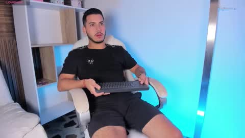 Snapshot of axel_grey_ chatting on 29, 9, 2025 axel_grey_ online show from 29, 9, 2025