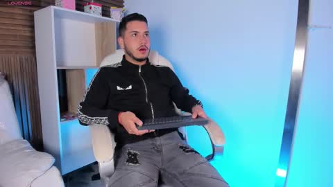 Snapshot of axel_grey_ chatting on 30, 9, 2025 axel_grey_ online show from 30, 9, 2025