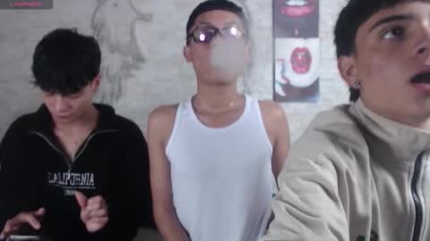 axel_milo_and_kairo online show from 5, 12, 2025