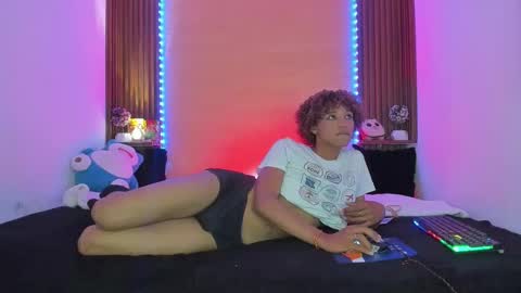 Snapshot of axelfox_ chatting on 27, 2, 2025 axelfox_ online show from 27, 2, 2025