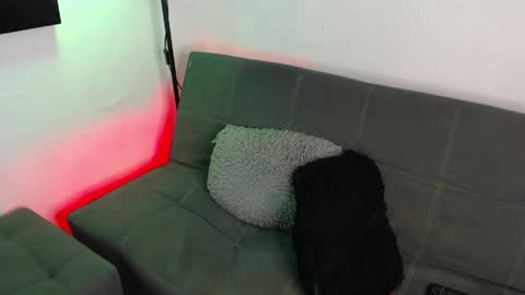 Snapshot of axell_dior chatting on 8, 5, 2026 axell online show from 8, 5, 2026