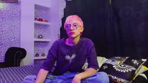 Snapshot of axell_stone chatting on 17, 7, 2026 axell_stone online show from 17, 7, 2026