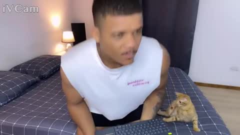 AXEL DA SILVA online show from 9, 3, 2025