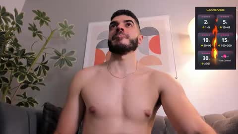 Snapshot of axelthompsom chatting on 25, 10, 2025 Axel Thompsom online show from 25, 10, 2025