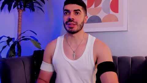 Snapshot of axelthompsom chatting on 4, 12, 2025 Axel Thompsom online show from 4, 12, 2025