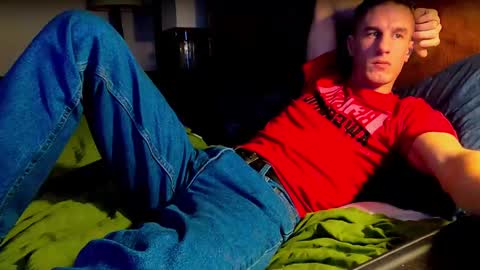 Snapshot of axl_fx chatting on 1, 2, 2025 Axl online show from 1, 2, 2025