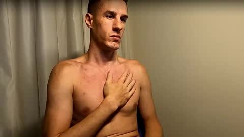 Snapshot of axl_fx chatting on 9, 9, 2025 Axl online show from 9, 9, 2025