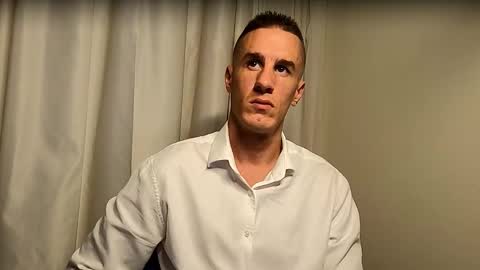 Snapshot of axl_fx chatting on 12, 9, 2025 Axl online show from 12, 9, 2025