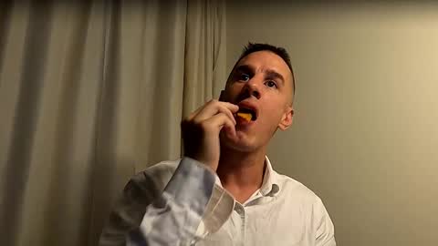 Snapshot of axl_fx chatting on 13, 9, 2025 Axl online show from 13, 9, 2025