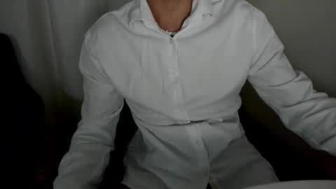 Snapshot of axl_fx chatting on 19, 9, 2025 Axl online show from 19, 9, 2025