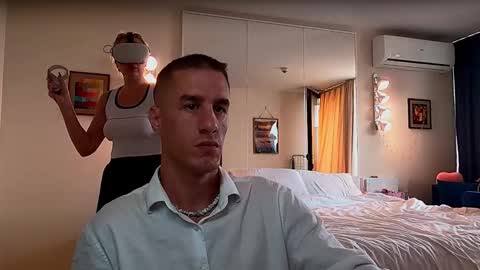 Snapshot of axl_fx chatting on 8, 10, 2025 Axl online show from 8, 10, 2025