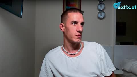 Snapshot of axl_fx chatting on 12, 10, 2025 Axl online show from 12, 10, 2025