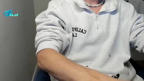 Snapshot of axl_fx chatting on 22, 11, 2025 Axl online show from 22, 11, 2025