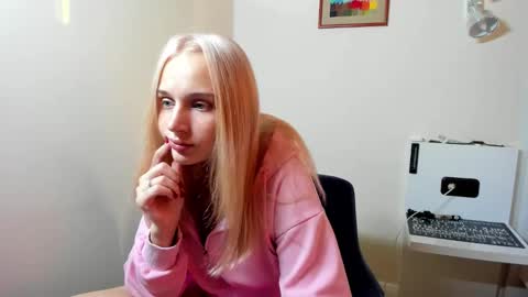 Snapshot of axl_fx chatting on 27, 11, 2025 Axl online show from 27, 11, 2025