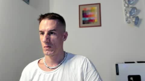 Snapshot of axl_fx chatting on 19, 12, 2025 Axl online show from 19, 12, 2025