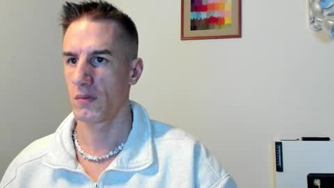 Snapshot of axl_fx chatting on 22, 12, 2025 Axl online show from 22, 12, 2025