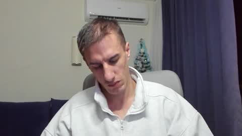 Snapshot of axl_fx chatting on 8, 1, 2026 Axl online show from 8, 1, 2026