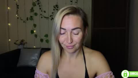 Snapshot of ay_kiss_jully chatting on 23, 10, 2025 Jully online show from 23, 10, 2025