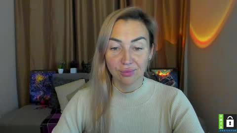 Snapshot of ay_kiss_jully chatting on 22, 11, 2025 Jully online show from 22, 11, 2025