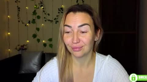 Snapshot of ay_kiss_jully chatting on 29, 11, 2025 Jully online show from 29, 11, 2025