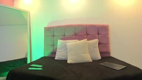 ayira_caramel online show from 27, 2, 2026