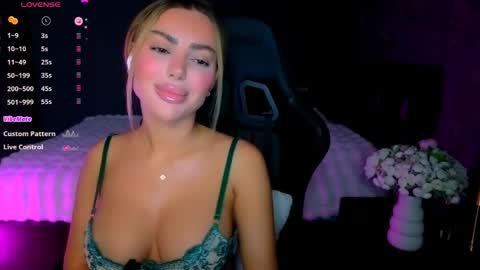 Snapshot of ayla_demir chatting on 2, 6, 2026 Ayla Demir online show from 2, 6, 2026