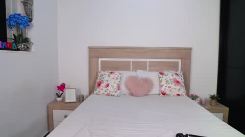 Aylin Ross online show from 3, 11, 2025