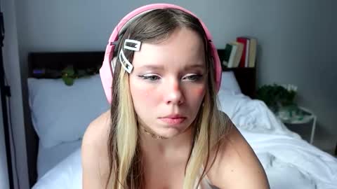 Snapshot of ayralust chatting on 10, 2, 2025 Ayra Lust online show from 10, 2, 2025