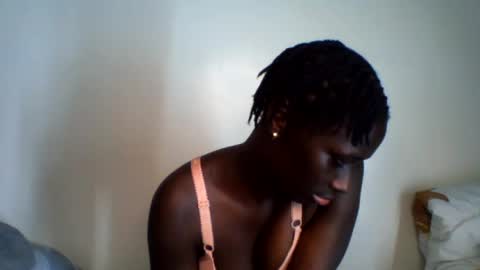Snapshot of azaelia_iris chatting on 9, 8, 2026 azaelia_iris online show from 9, 8, 2026