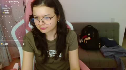 Azu  online show from 23, 4, 2026