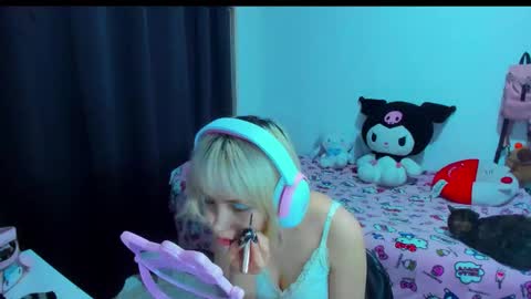 Azu Moure online show from 14, 2, 2026